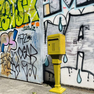 La Boite Jaune 1950 free-standing letterbox