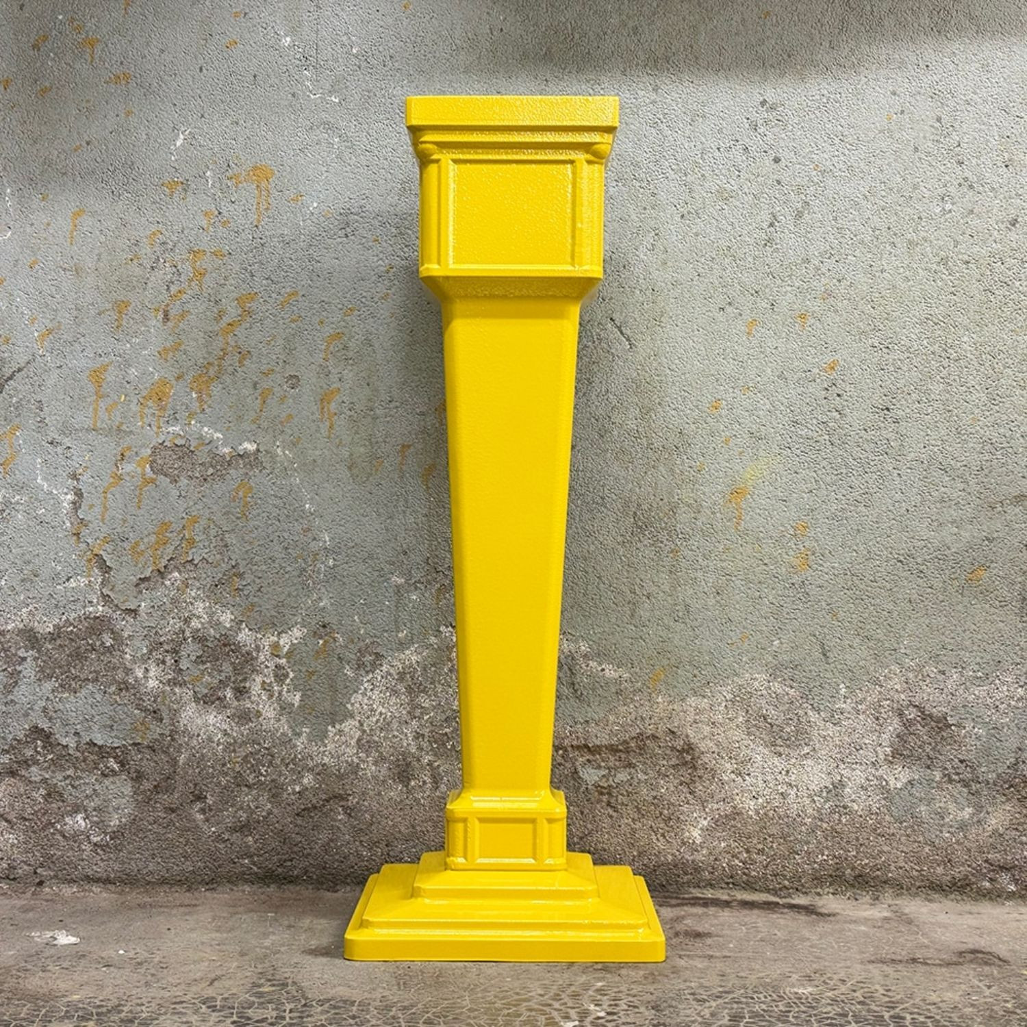 La Boite Jaune 1950 free-standing letterbox